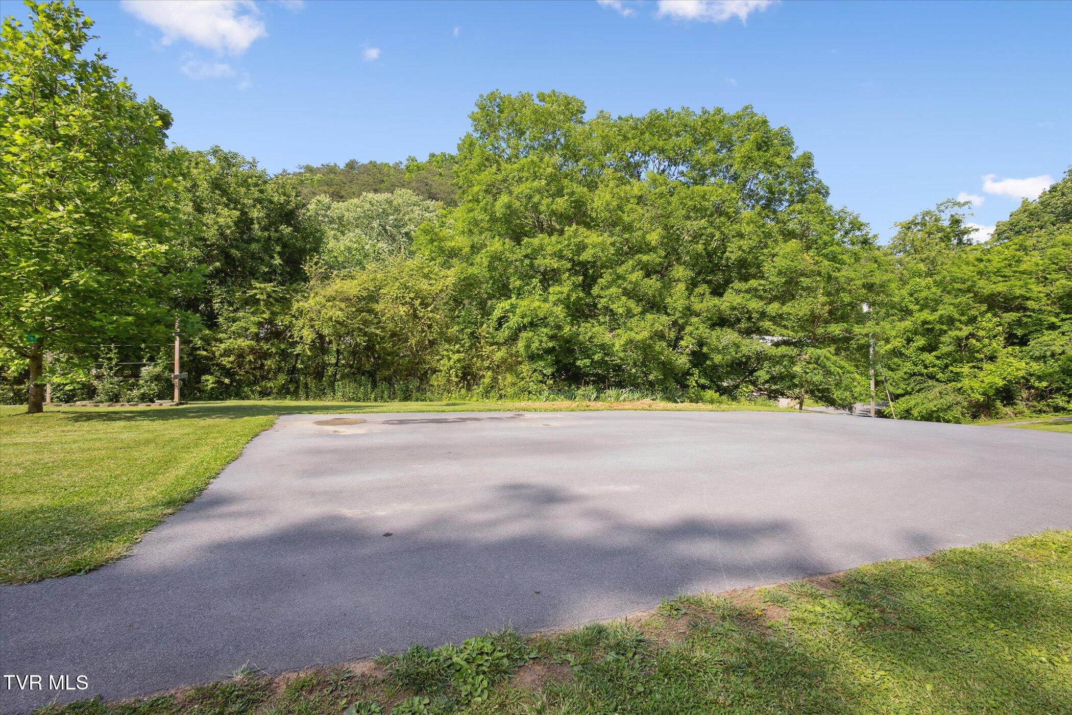 324 Hayes Road, Bluff City, Tennessee image 36