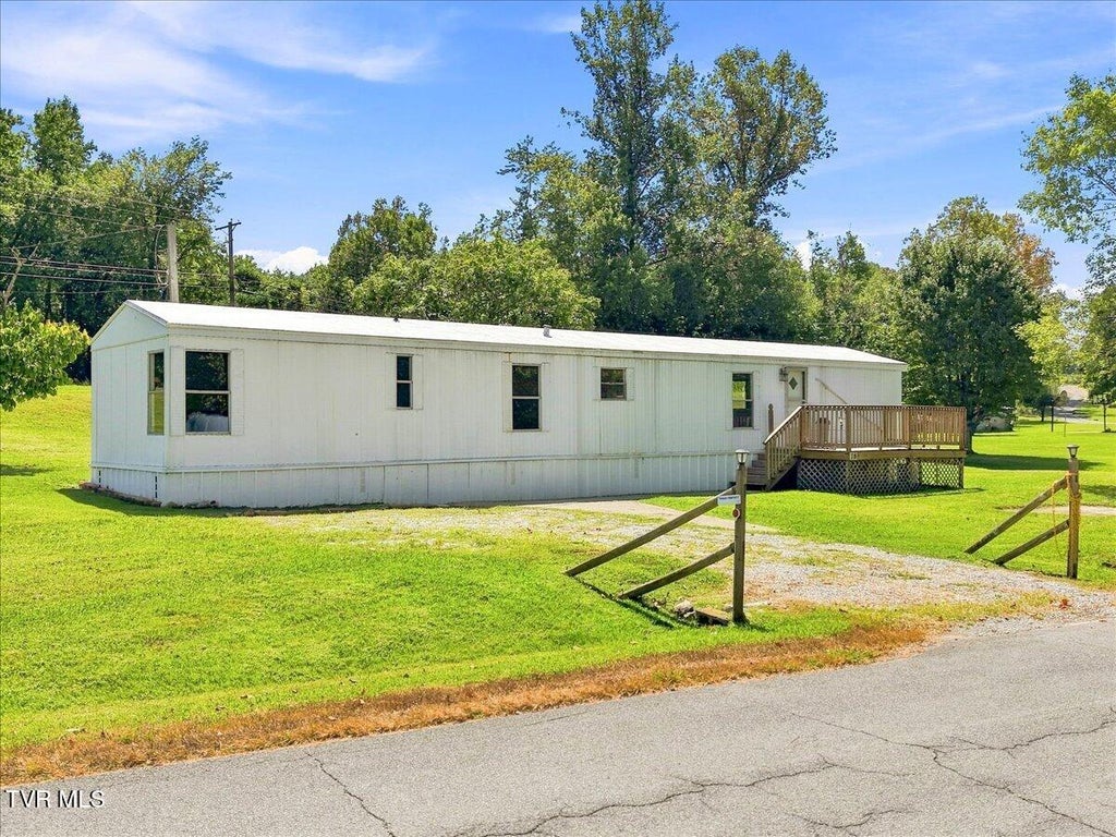 Photo of 19 Williamson Road, Chuckey, TN 37641 (MLS # 10000880)
