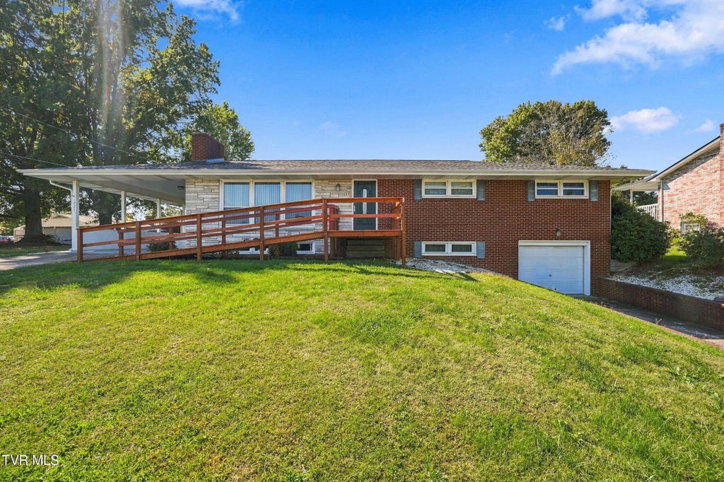 Photo of 1023 Wood Eden Drive, Kingsport, TN 37660 (MLS # 10002332)
