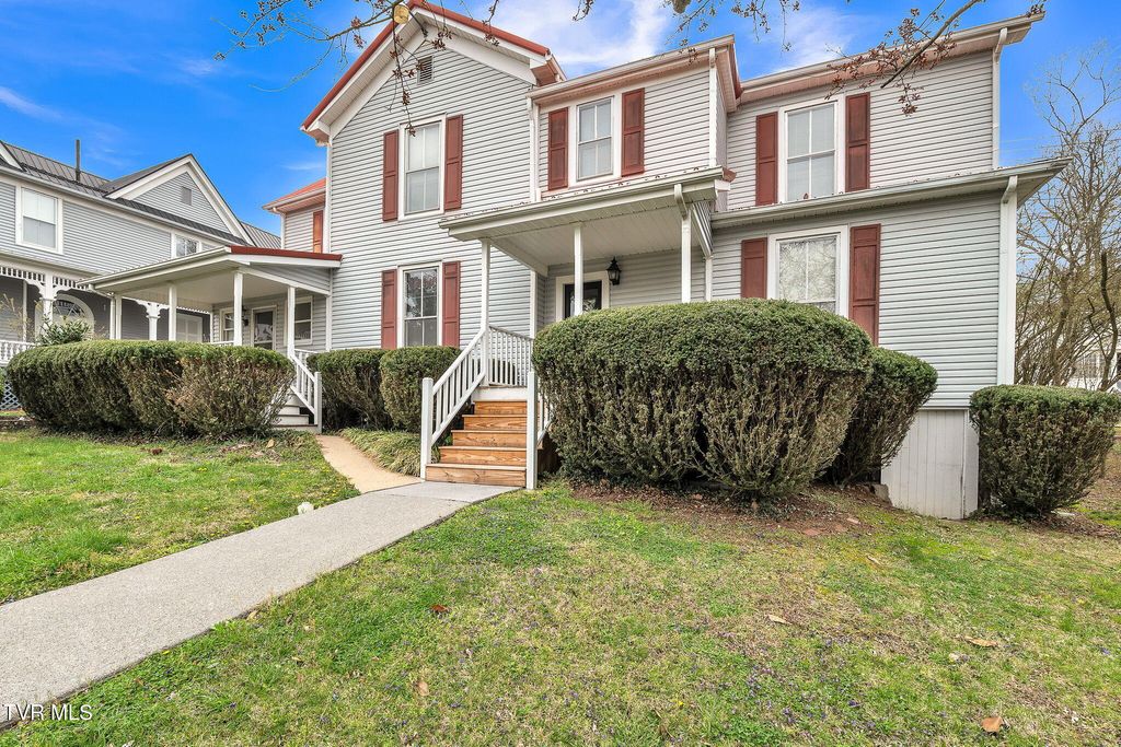 Photo of 158 Valley Street, Abingdon, VA 24210 (MLS # 9992991)