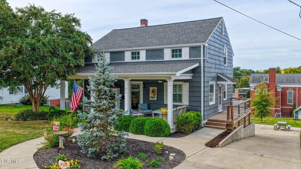 Photo of 611 Franklin Street, Greeneville, TN 37745 (MLS # 10001972)