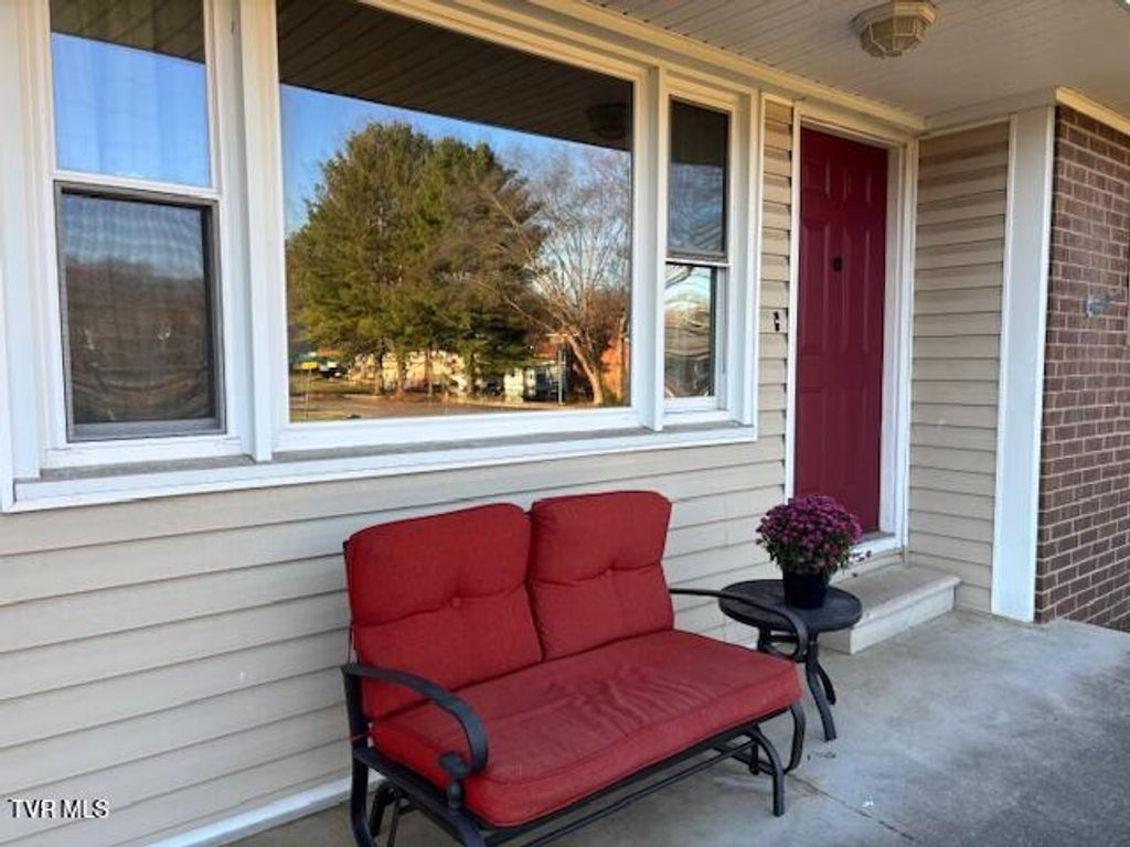 Photo of 288 Independence Drive, Bristol, VA 24201 (MLS # 9988814)