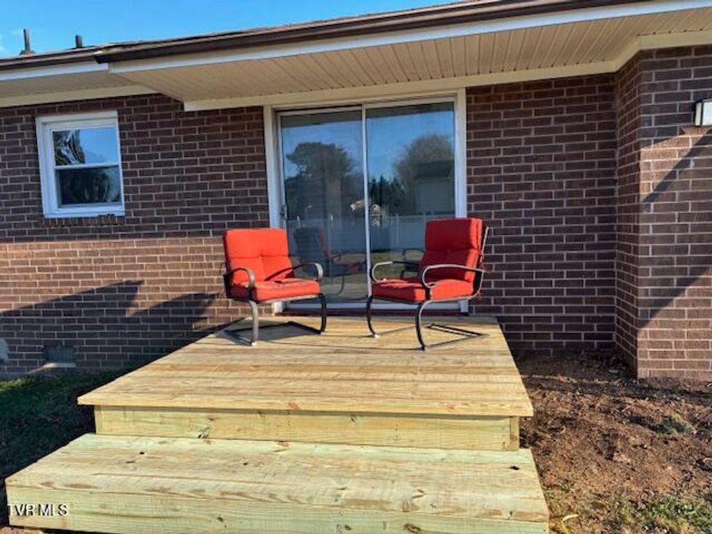 Photo of 288 Independence Drive, Bristol, VA 24201 (MLS # 9988814)