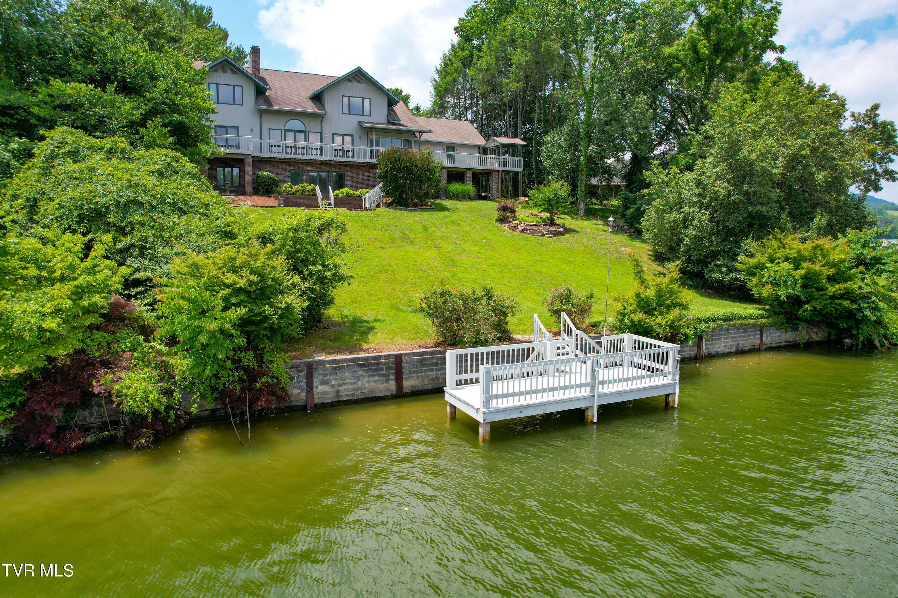 312 Charlie Avenue, Piney Flats, Tennessee image 4