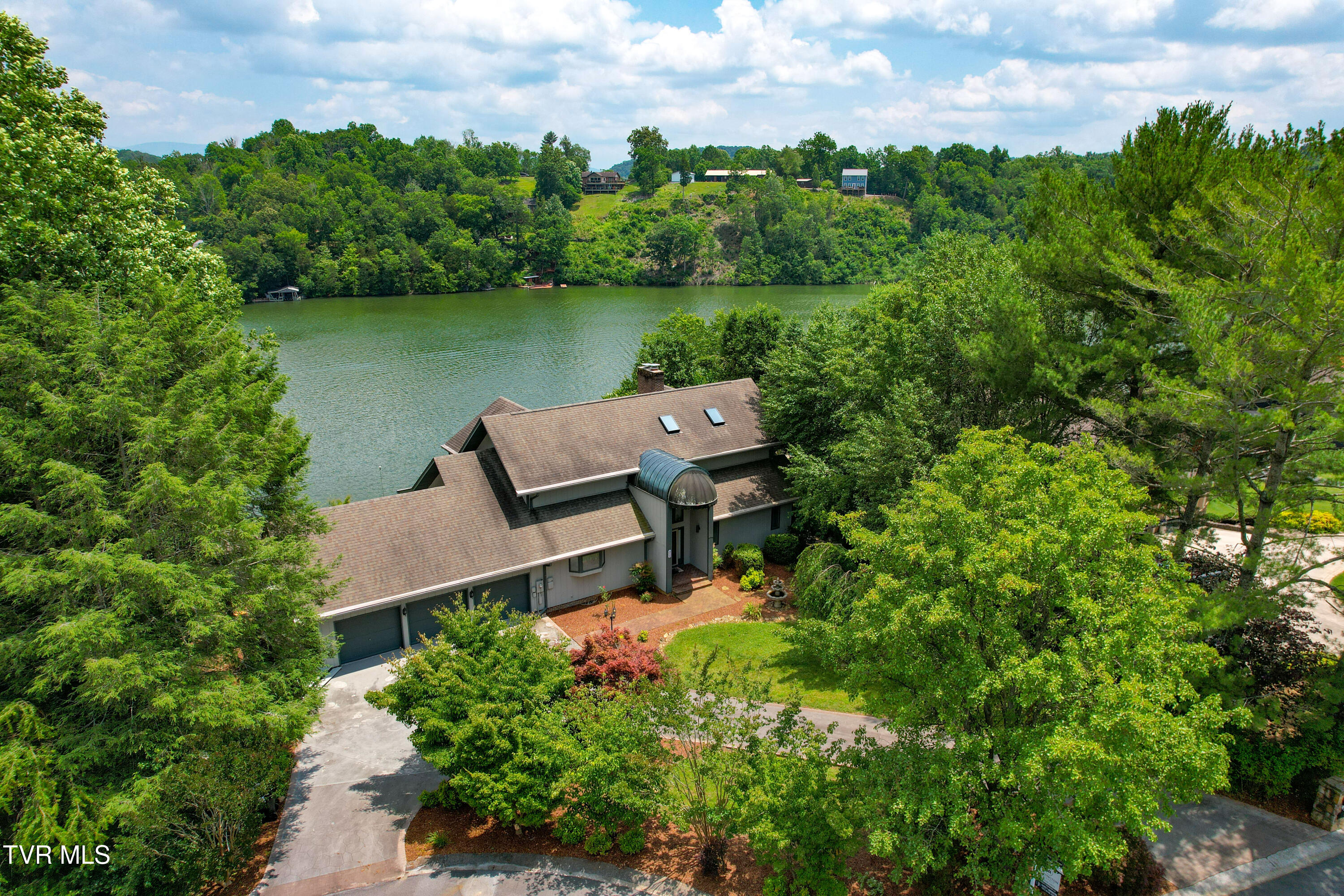 312 Charlie Avenue, Piney Flats, Tennessee image 3