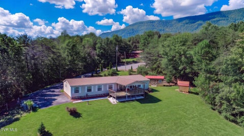 Photo of 522 Under The Sun Road, Cosby, TN 37722 (MLS # 10001940)