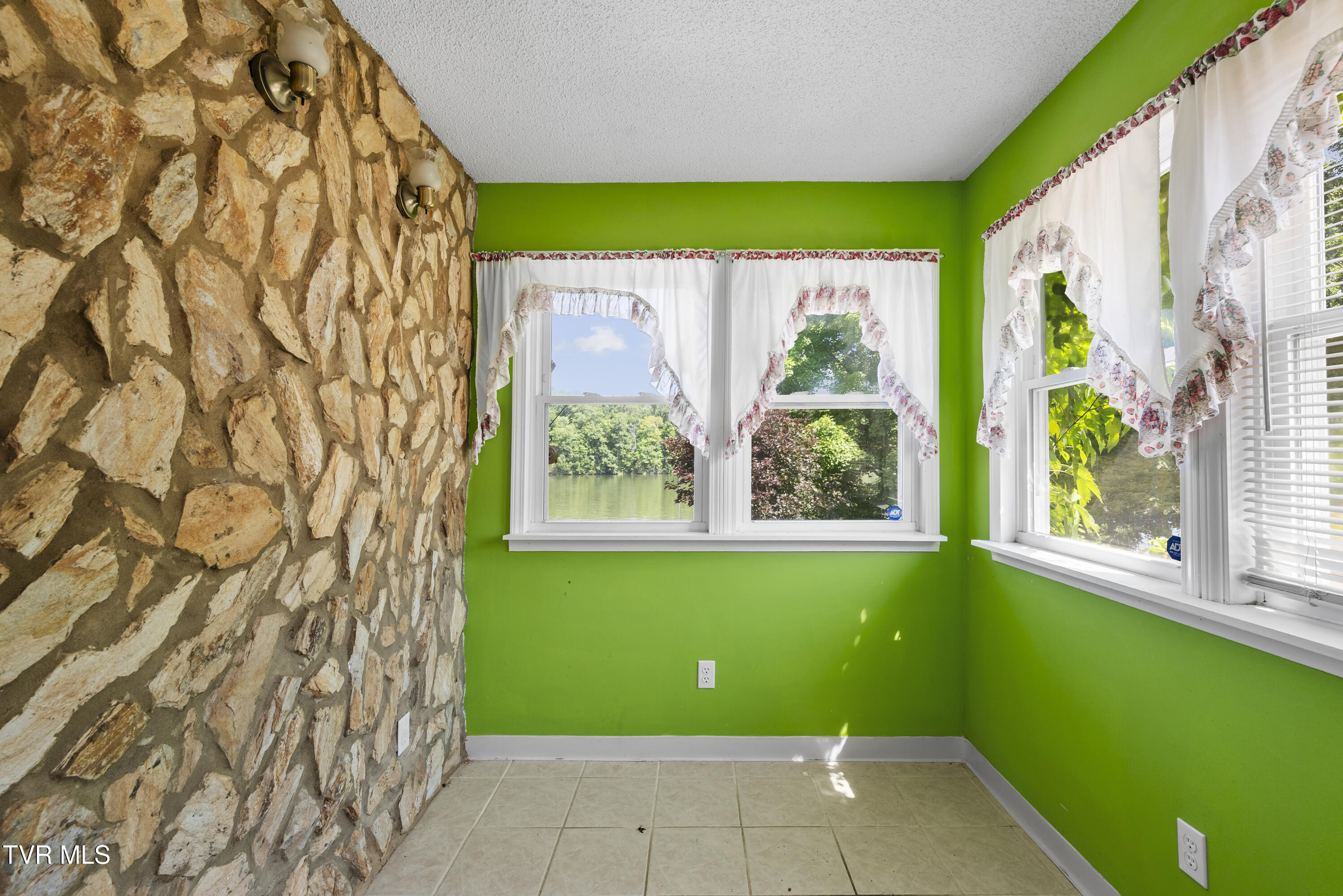 412 Baywood Drive, Piney Flats, Tennessee image 13
