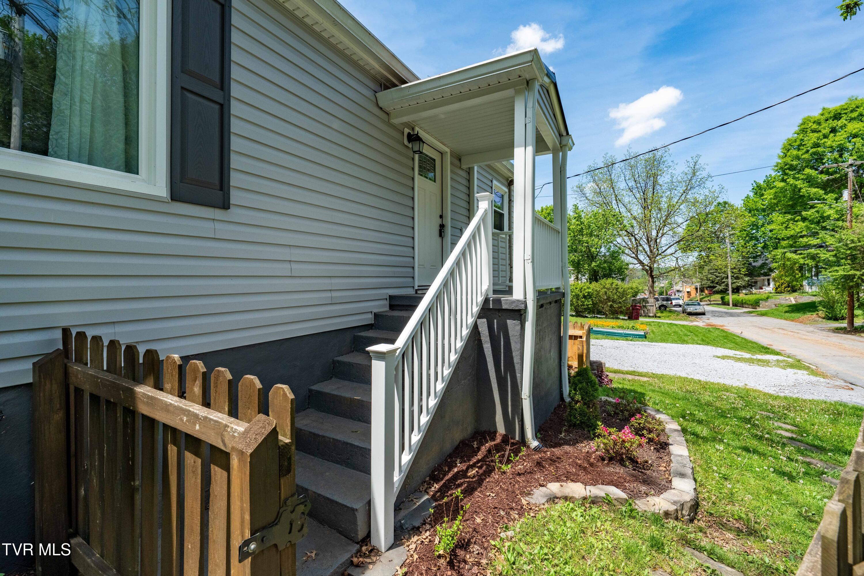 400 Poplar Street, Johnson City, Tennessee image 16