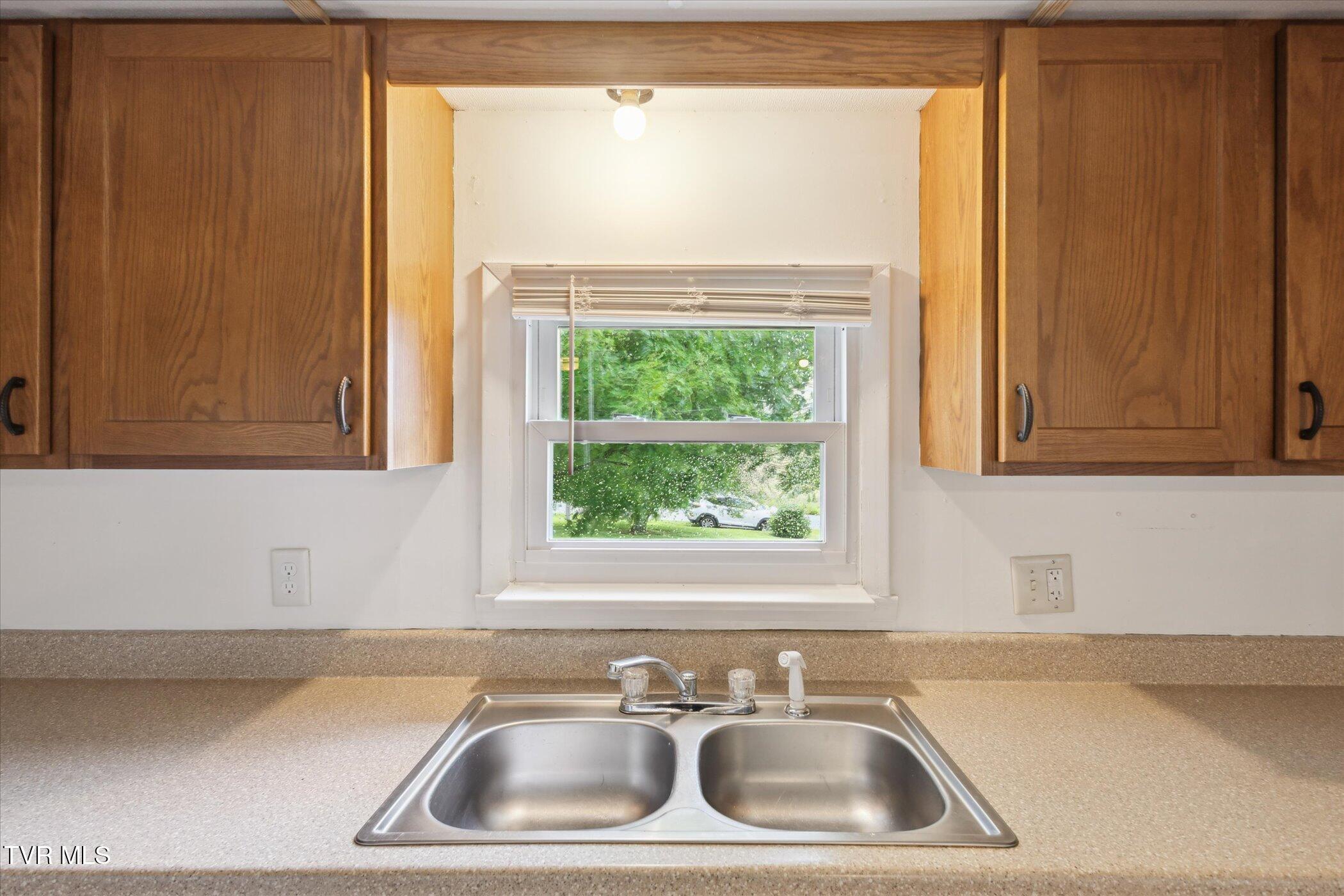 222 Massengill Place, Bluff City, Tennessee image 13