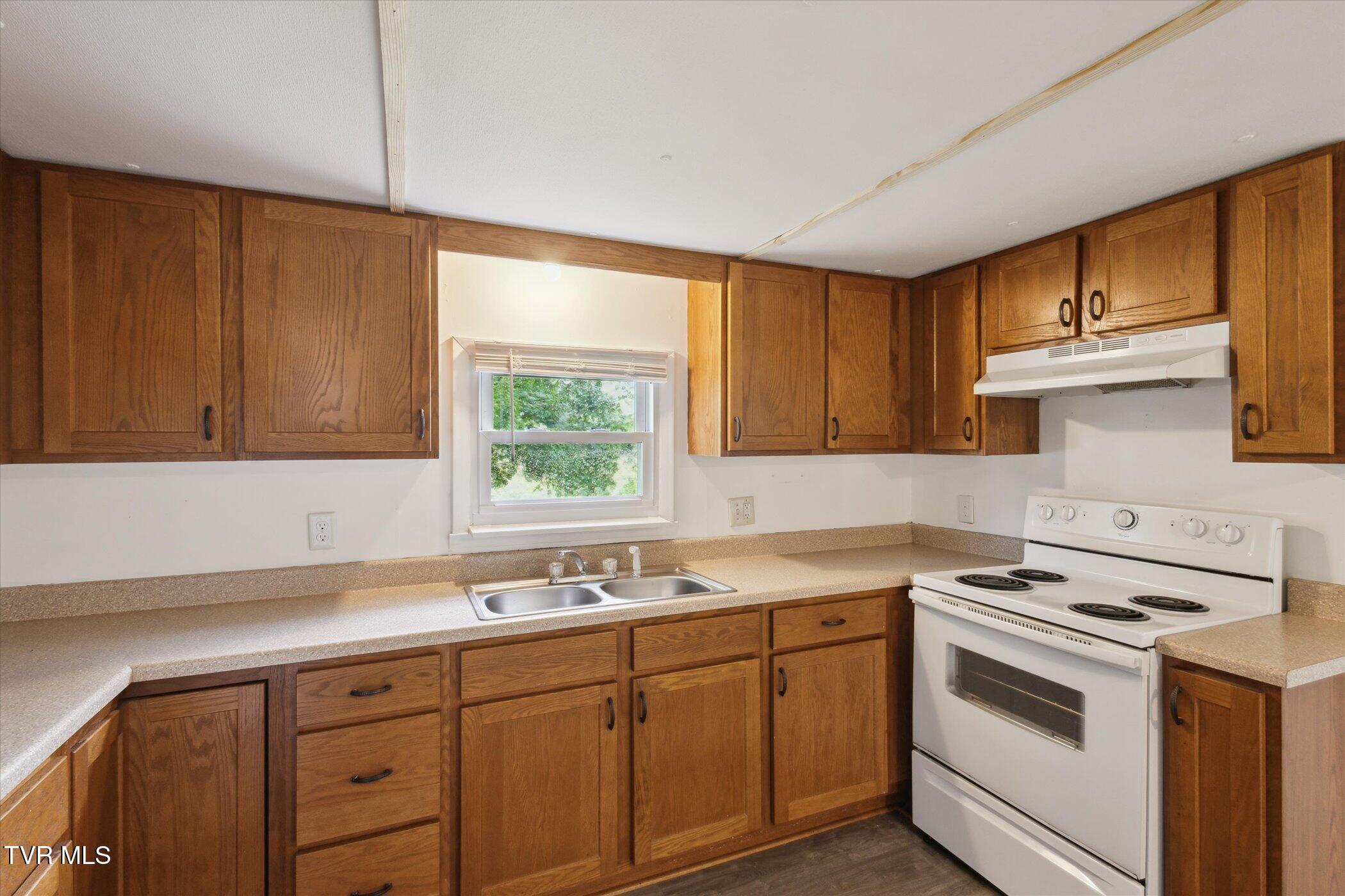 222 Massengill Place, Bluff City, Tennessee image 9