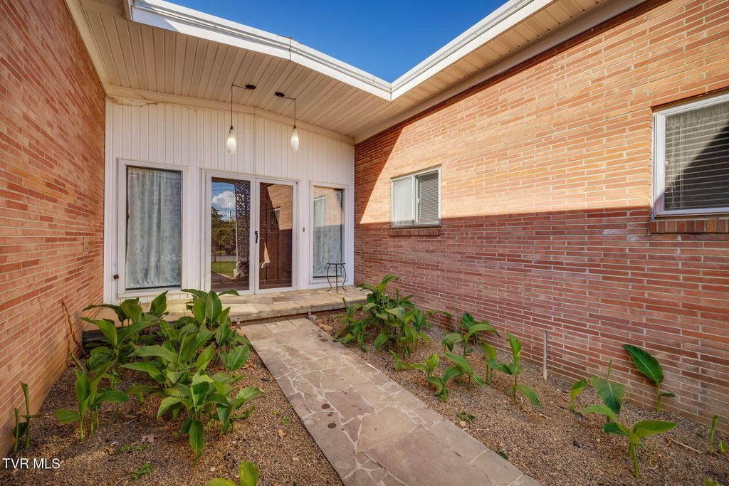 Photo of 107 Wayfair Drive, Greeneville, TN 37743 (MLS # 9994261)