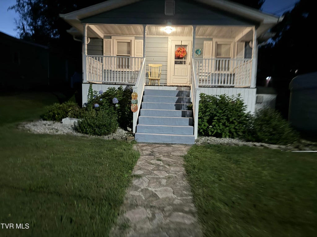 Photo of 241 Magnolia Avenue, Bristol, VA 24201 (MLS # 10000876)