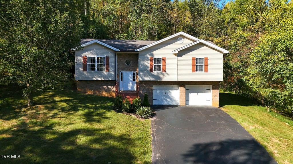 Photo of 4405 Morningstar Court, Kingsport, TN 37664 (MLS # 10002139)
