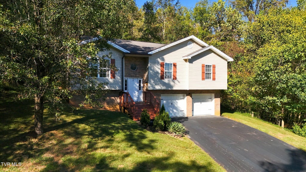 Photo of 4405 Morningstar Court, Kingsport, TN 37664 (MLS # 10002139)