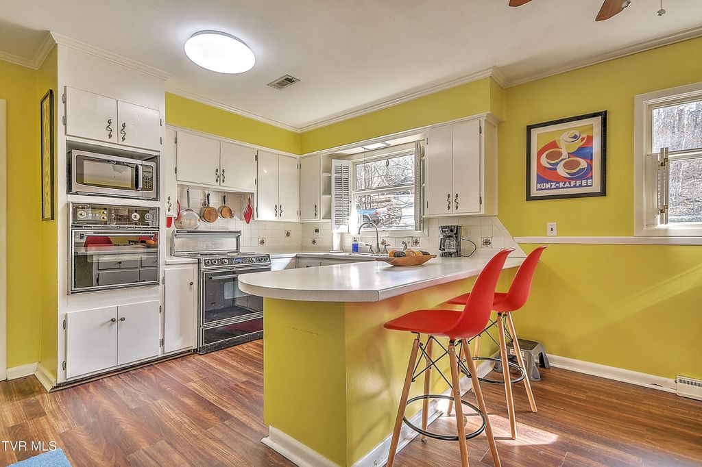 Photo of 4534 Brookridge Drive, Kingsport, TN 37664 (MLS # 9991048)