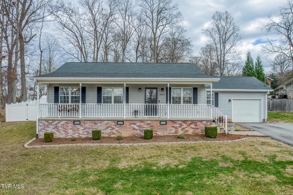 Photo of 4004 Englewood Boulevard, Johnson City, TN 37601 (MLS # 9989555)