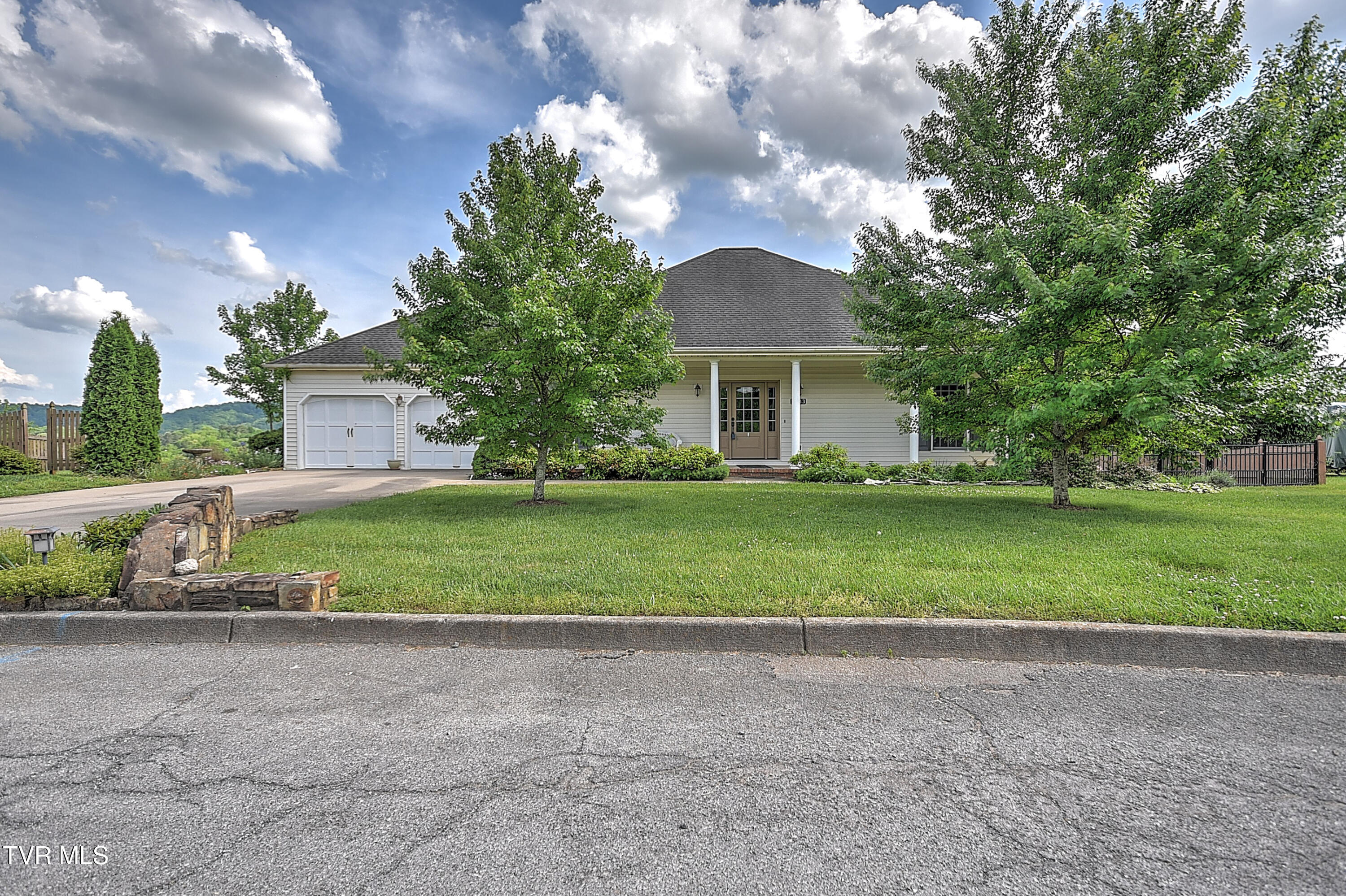 2533 Rivermont Circle, Kingsport, Tennessee image 3