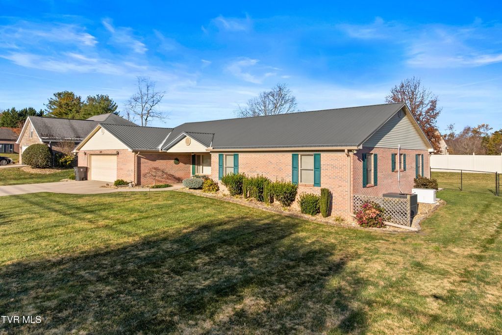 Photo of 4875 Stapleton Road, Morristown, TN 37813 (MLS # 9988916)