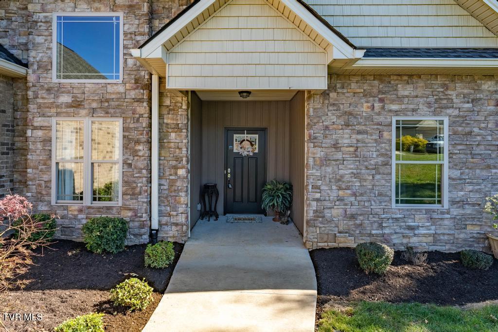 474 Grovemont Place, Piney Flats, Tennessee image 2