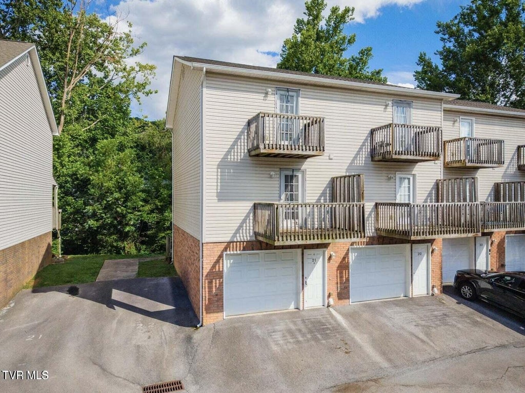 Photo of 2305 Greenwood Drive #Unit 21, Johnson City, TN 37604 (MLS # 9999029)