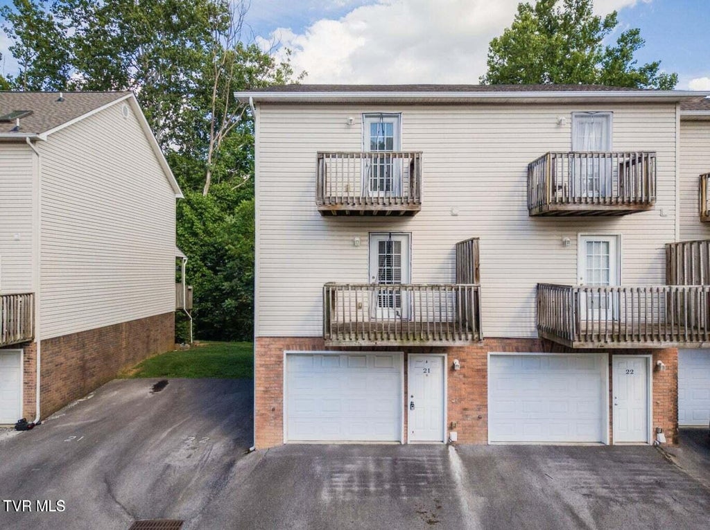 Photo of 2305 Greenwood Drive #Unit 21, Johnson City, TN 37604 (MLS # 9999029)