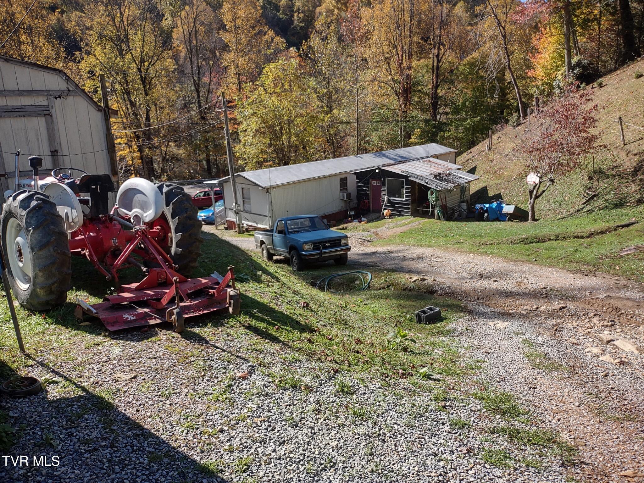 7735 Highway 19-e, Roan Mountain, Tennessee image 11