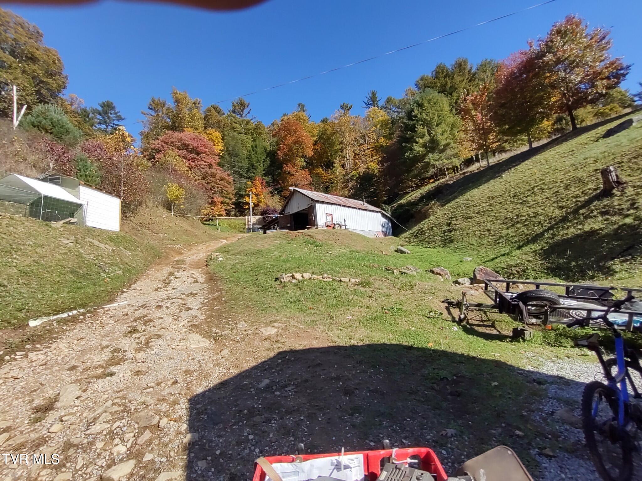 7735 Highway 19-e, Roan Mountain, Tennessee image 15
