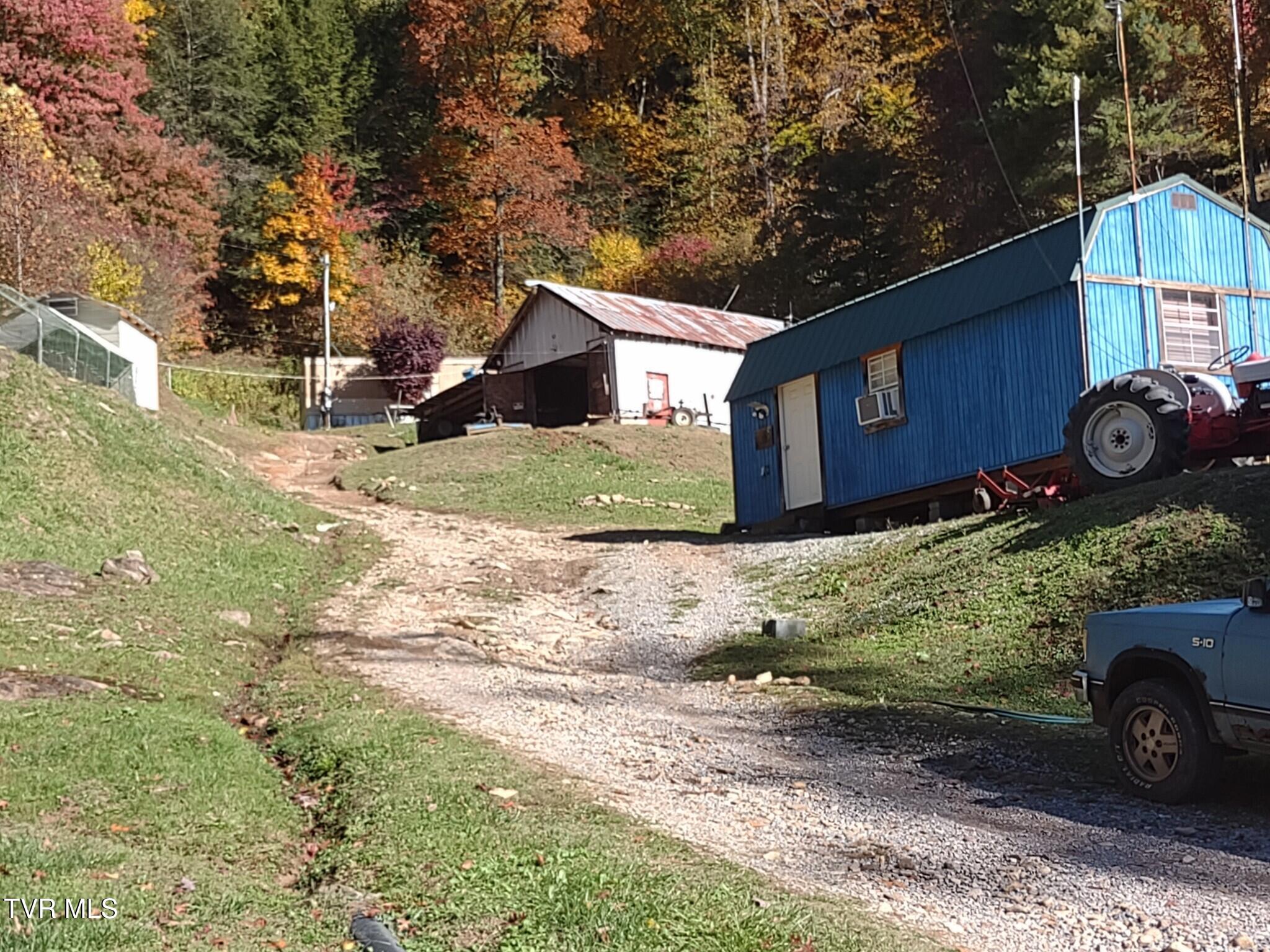 7735 Highway 19-e, Roan Mountain, Tennessee image 12
