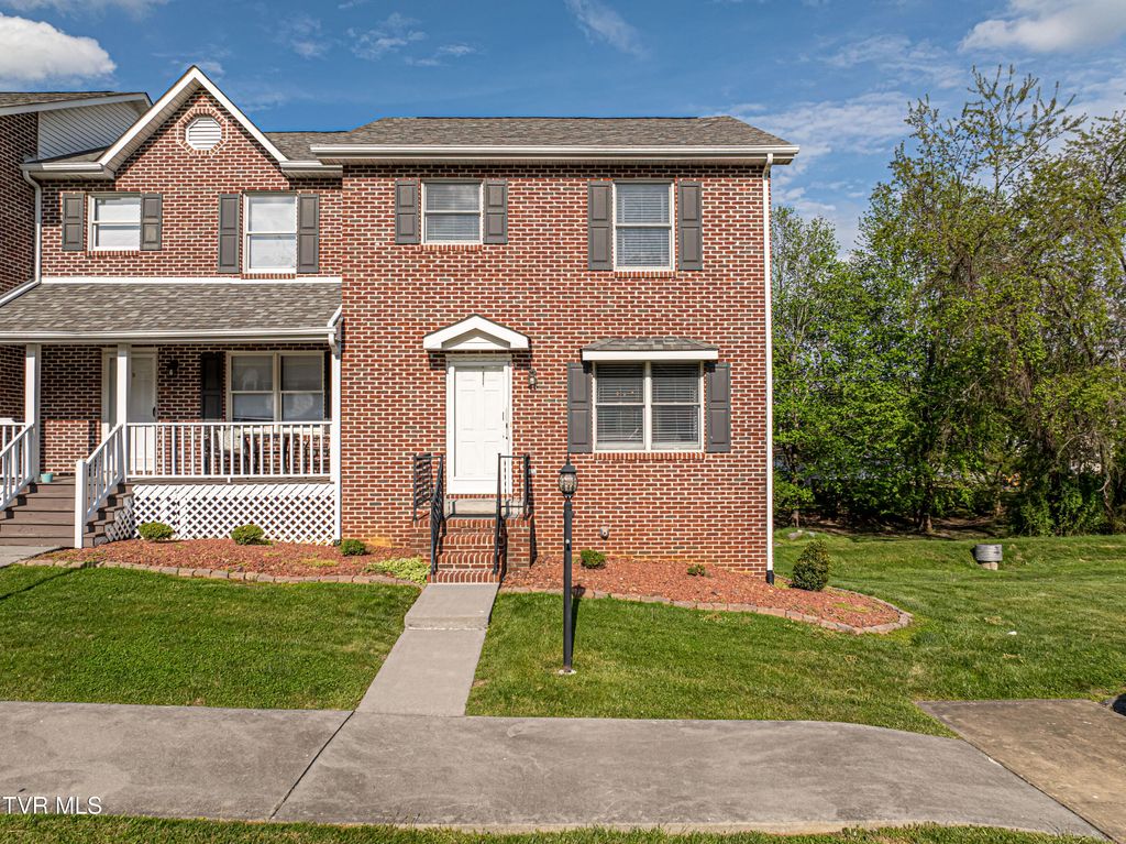 Photo of 809 Edgemont North Street #E, Abingdon, VA 24210 (MLS # 9994091)