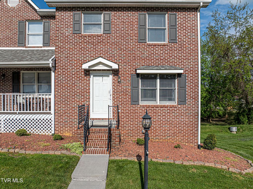Photo of 809 Edgemont North Street #E, Abingdon, VA 24210 (MLS # 9994091)
