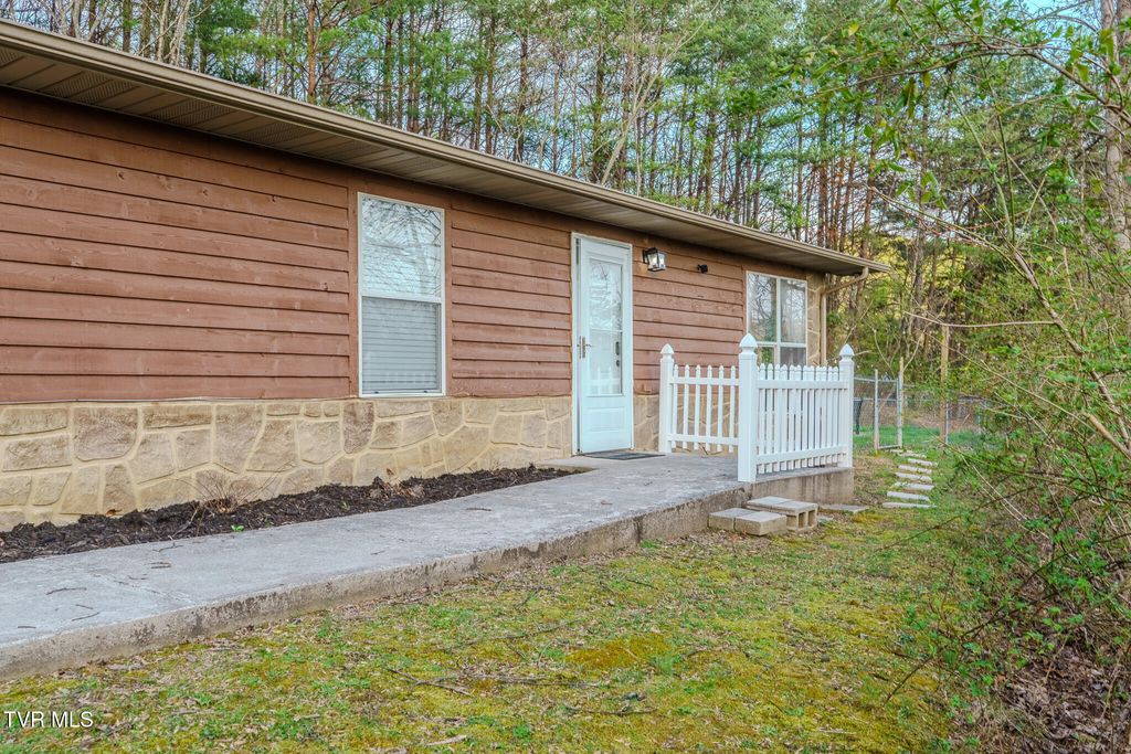 Photo of 1430 Am King Way, Sevierville, TN 37876 (MLS # 9992150)