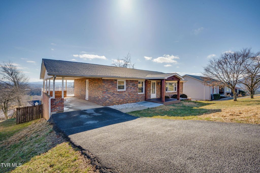 Photo of 949 Karen Road, Kingsport, TN 37660 (MLS # 9991339)