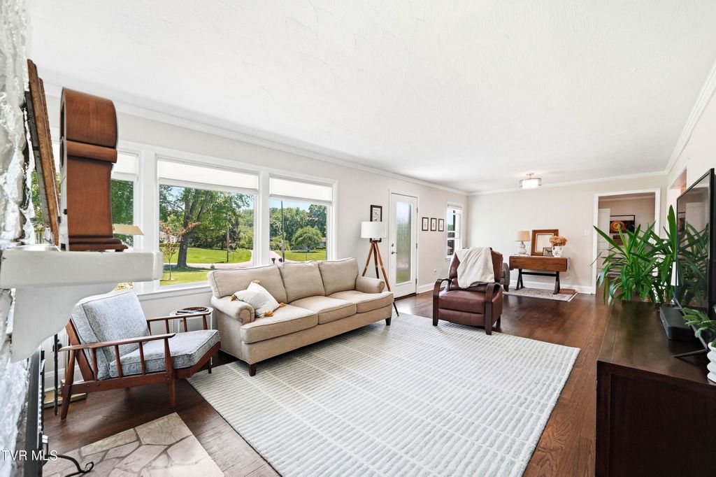 Photo of 404 Valley Drive, Bristol, VA 24201 (MLS # 9995176)