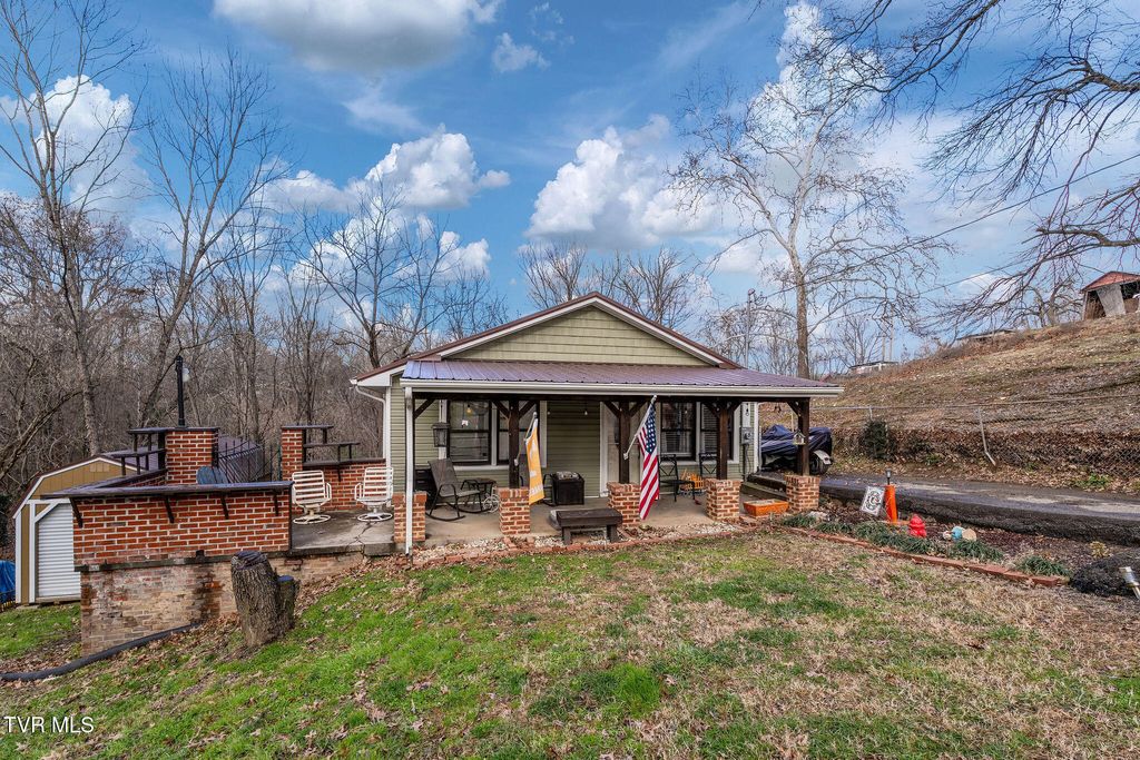 Photo of 1828 Avalon Street, Kingsport, TN 37664 (MLS # 9989218)