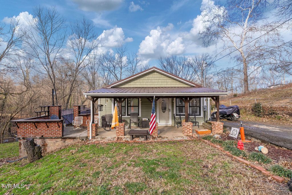 Photo of 1828 Avalon Street, Kingsport, TN 37664 (MLS # 9989218)