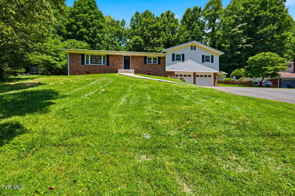 Photo of 1345 King College Road, Bristol, TN 37620 (MLS # 9997103)