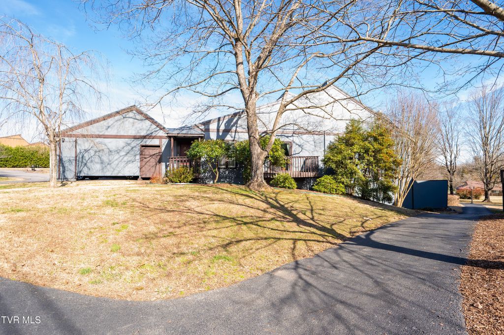 Photo of 540 Fleetwood Court #F, Kingsport, TN 37660 (MLS # 9990589)