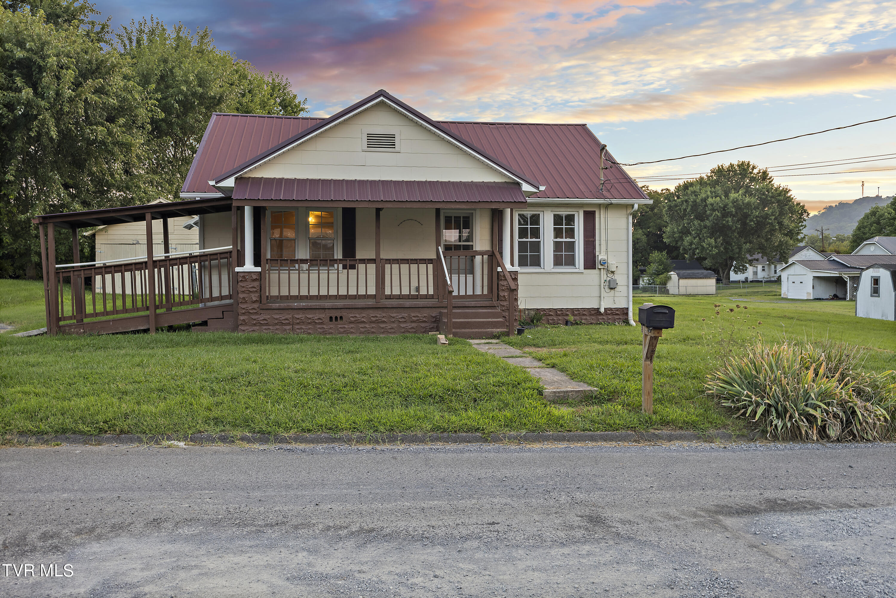 204 Hillcrest Street, Rogersville, Tennessee image 1