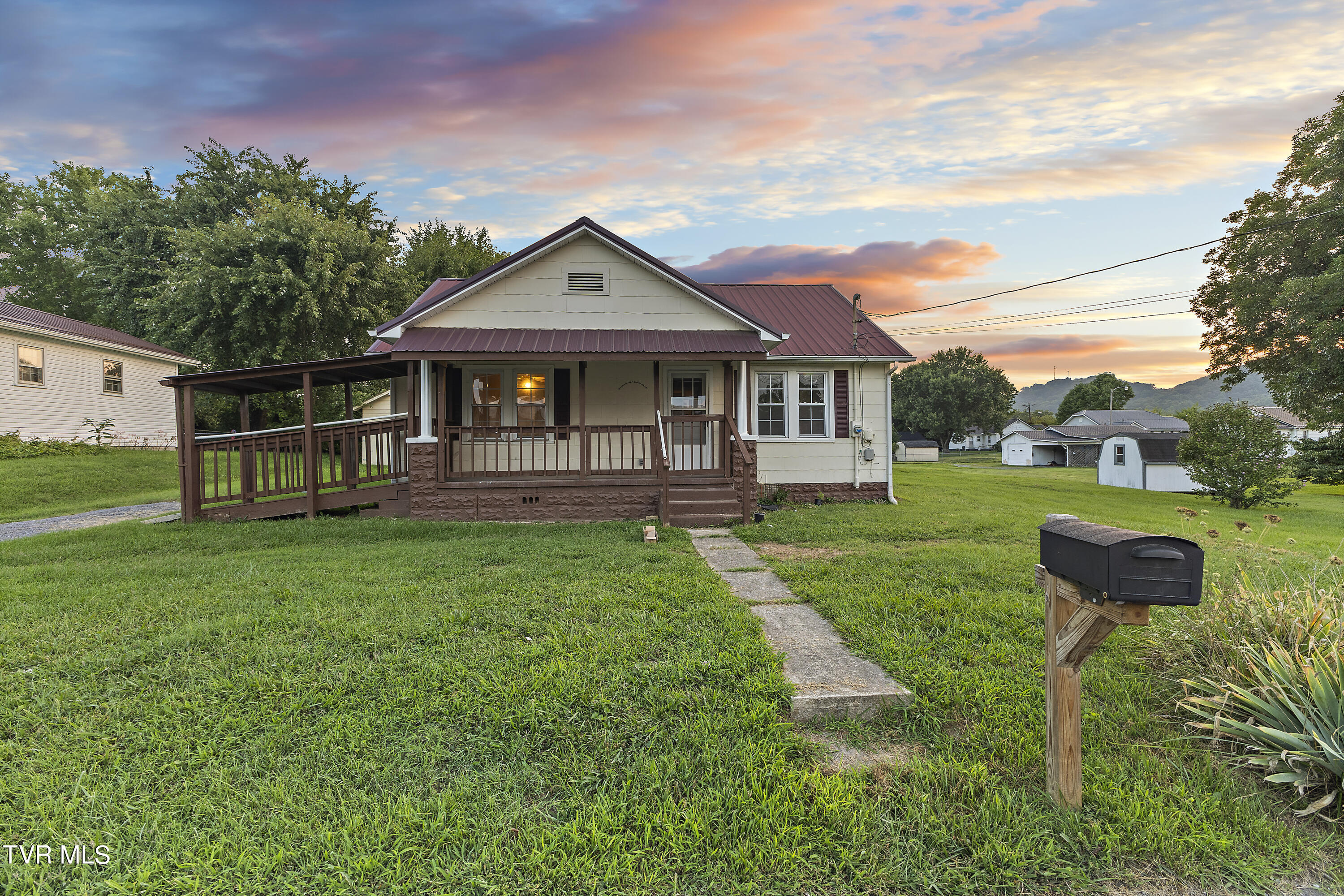 204 Hillcrest Street, Rogersville, Tennessee image 2