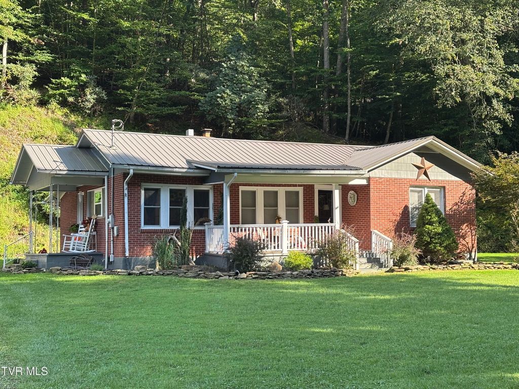 Photo of 251 Jackson Street, Clintwood, VA 24228 (MLS # 9985772)