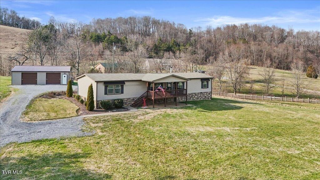 Photo of 933 Hunting Hill Road, Piney Flats, TN 37686 (MLS # 9991806)