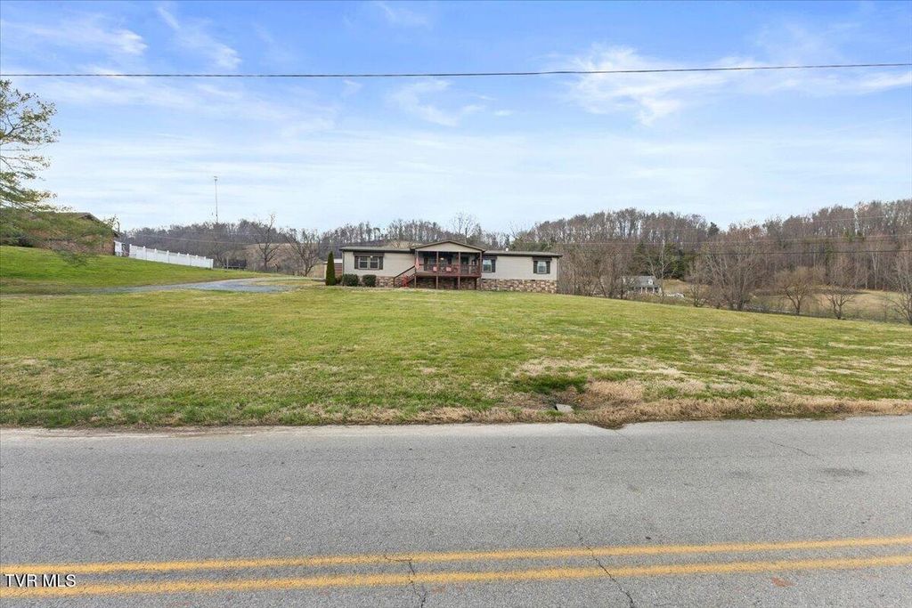 Photo of 933 Hunting Hill Road, Piney Flats, TN 37686 (MLS # 9991806)