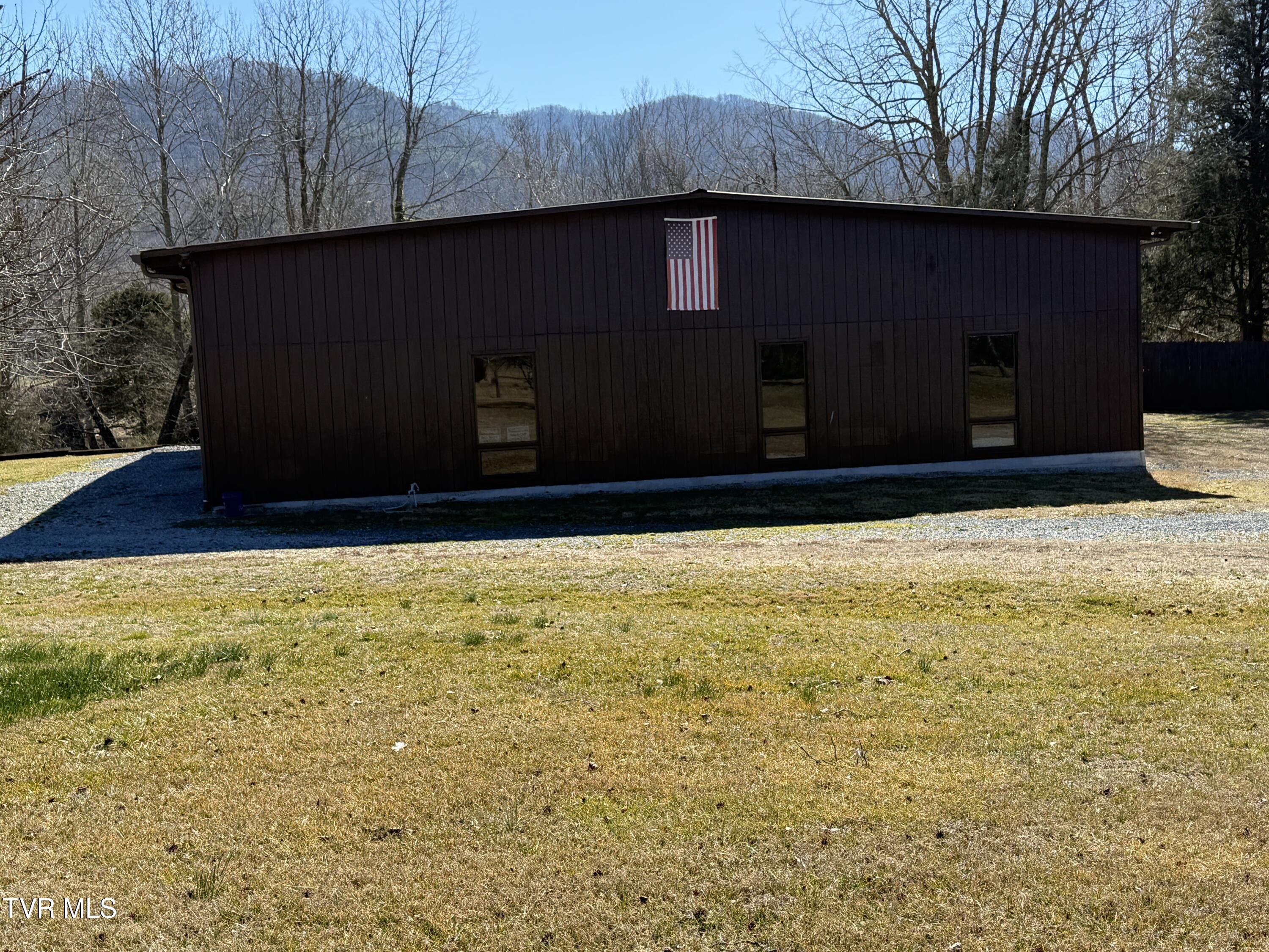 Elizabethton, Tennessee, 37643, United States, 5 Bedrooms Bedrooms, ,6 BathroomsBathrooms,Residential,Active,2019182