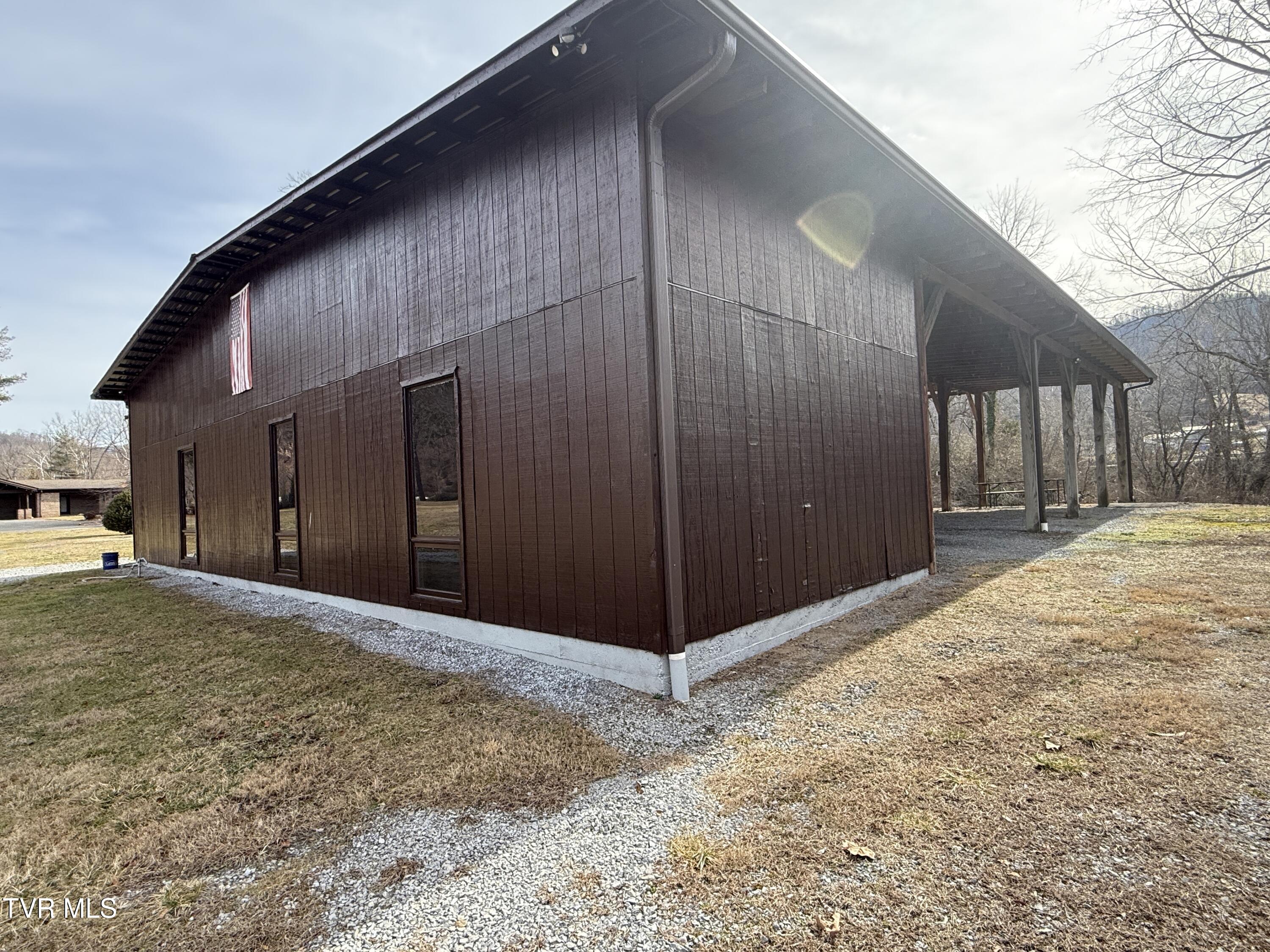 Elizabethton, Tennessee, 37643, United States, 5 Bedrooms Bedrooms, ,6 BathroomsBathrooms,Residential,Active,2019182