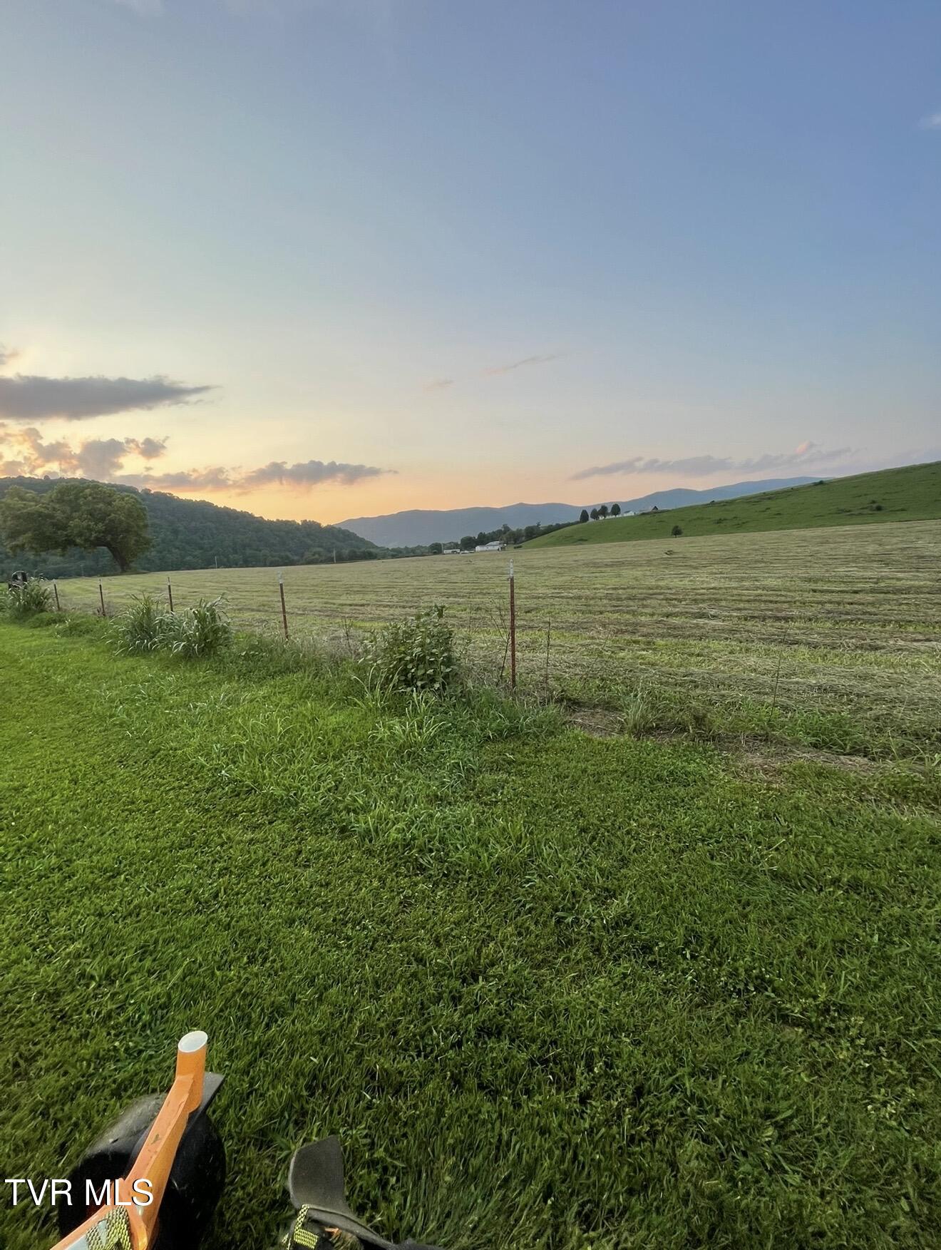Elizabethton, Tennessee, 37643, United States, 5 Bedrooms Bedrooms, ,6 BathroomsBathrooms,Residential,Active,2019182