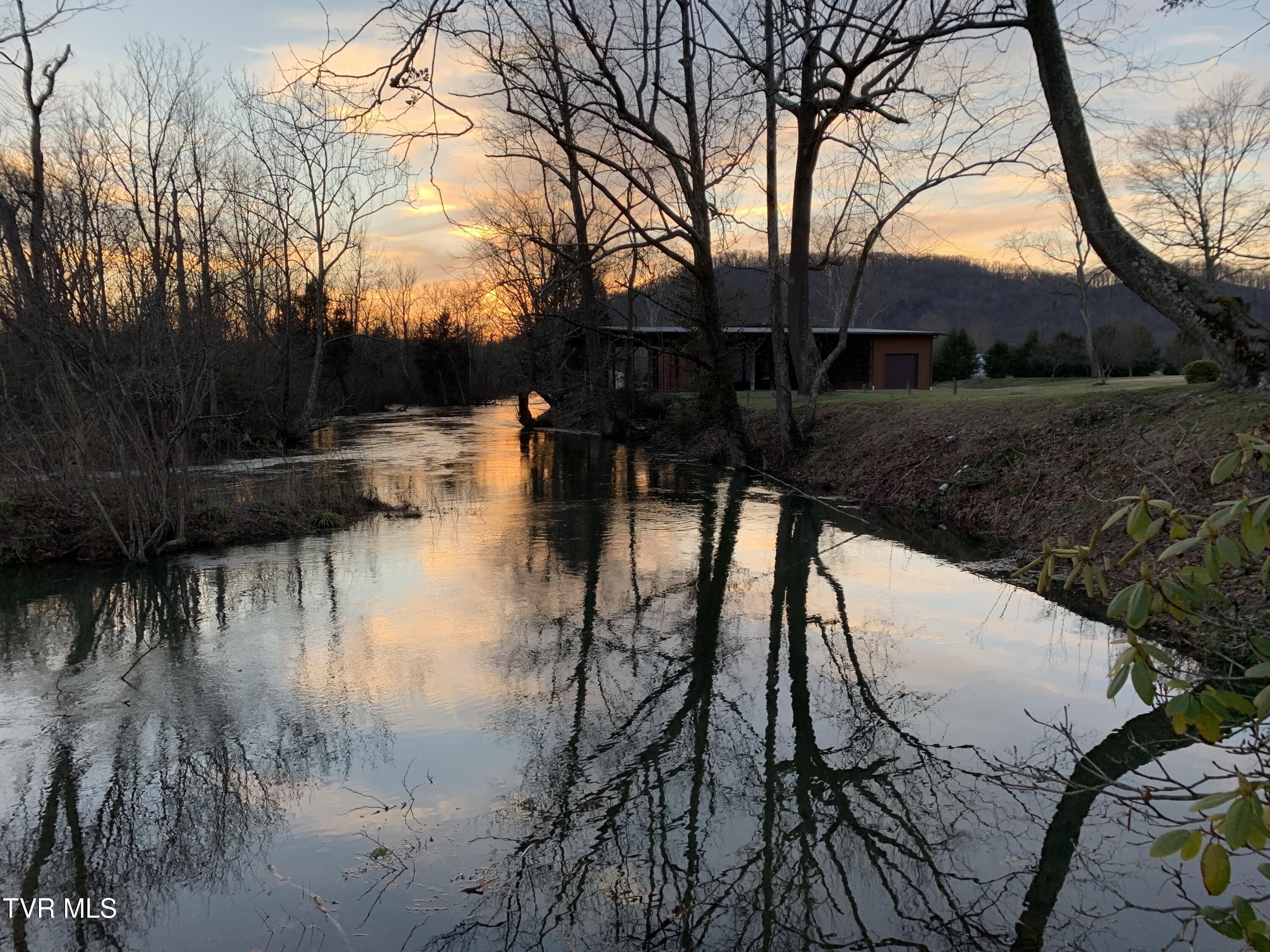 Elizabethton, Tennessee, 37643, United States, 5 Bedrooms Bedrooms, ,6 BathroomsBathrooms,Residential,Active,2019182