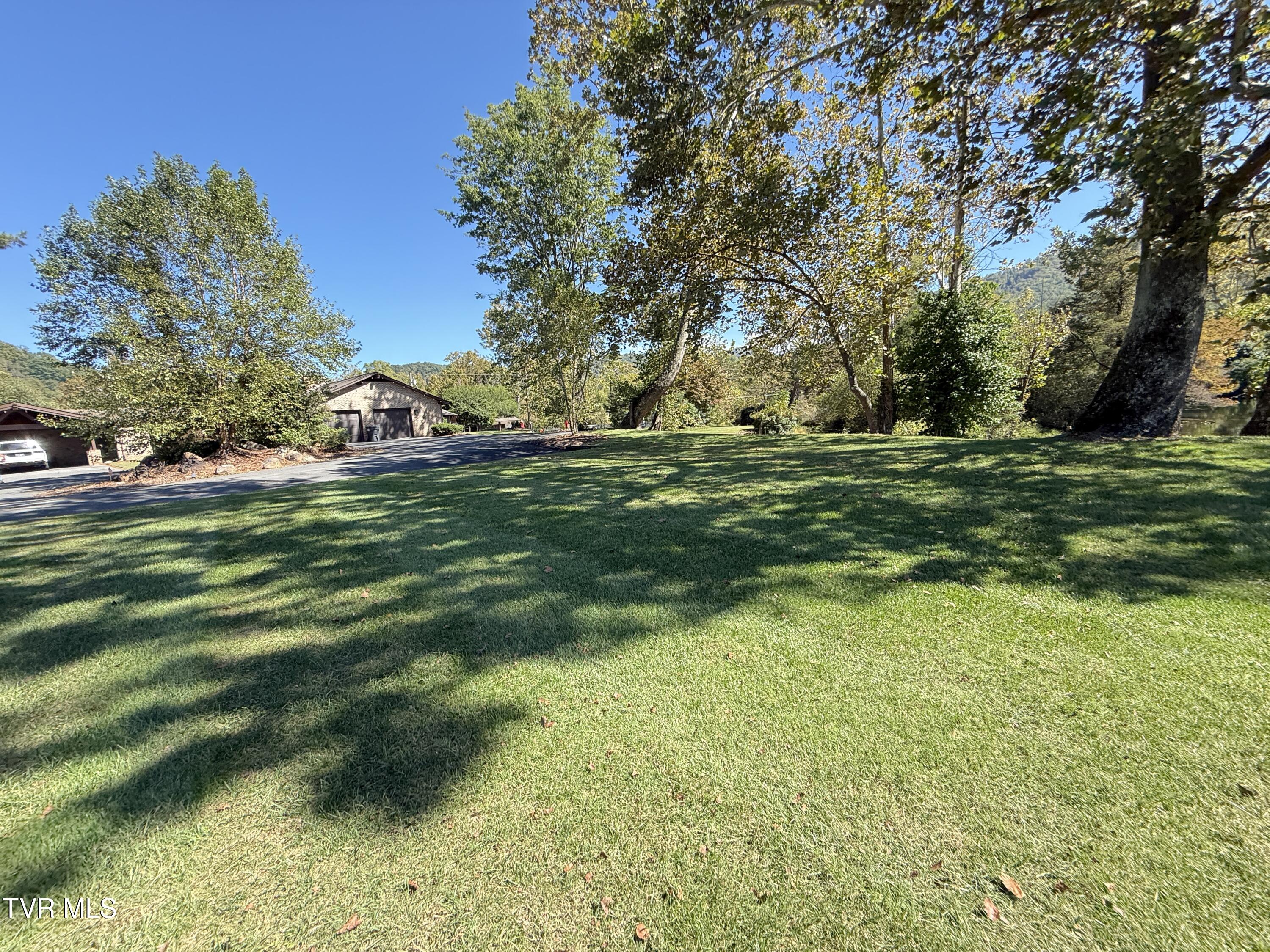 Elizabethton, Tennessee, 37643, United States, 5 Bedrooms Bedrooms, ,6 BathroomsBathrooms,Residential,Active,2019182
