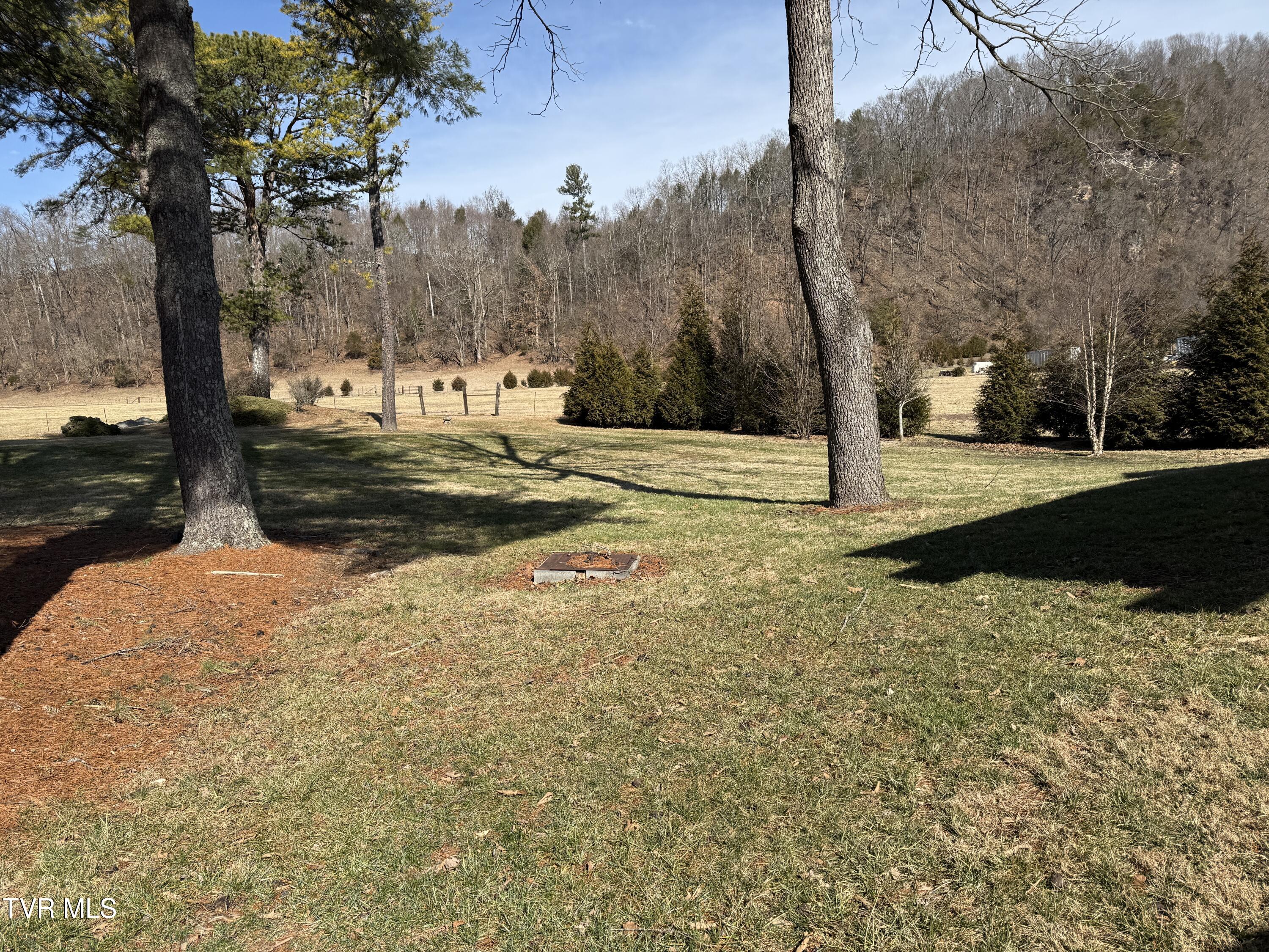 Elizabethton, Tennessee, 37643, United States, 5 Bedrooms Bedrooms, ,6 BathroomsBathrooms,Residential,Active,2019182