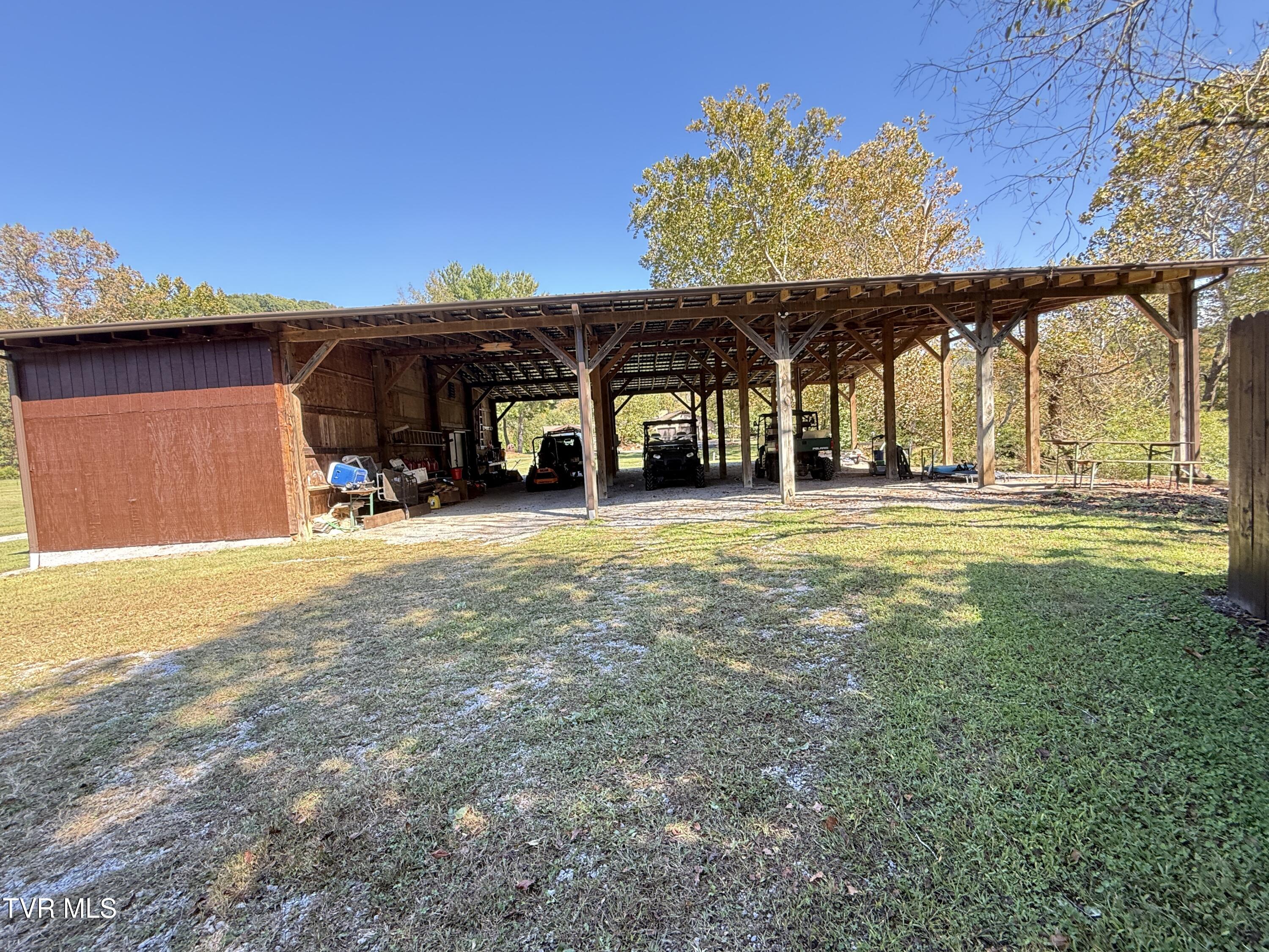 Elizabethton, Tennessee, 37643, United States, 5 Bedrooms Bedrooms, ,6 BathroomsBathrooms,Residential,Active,2019182