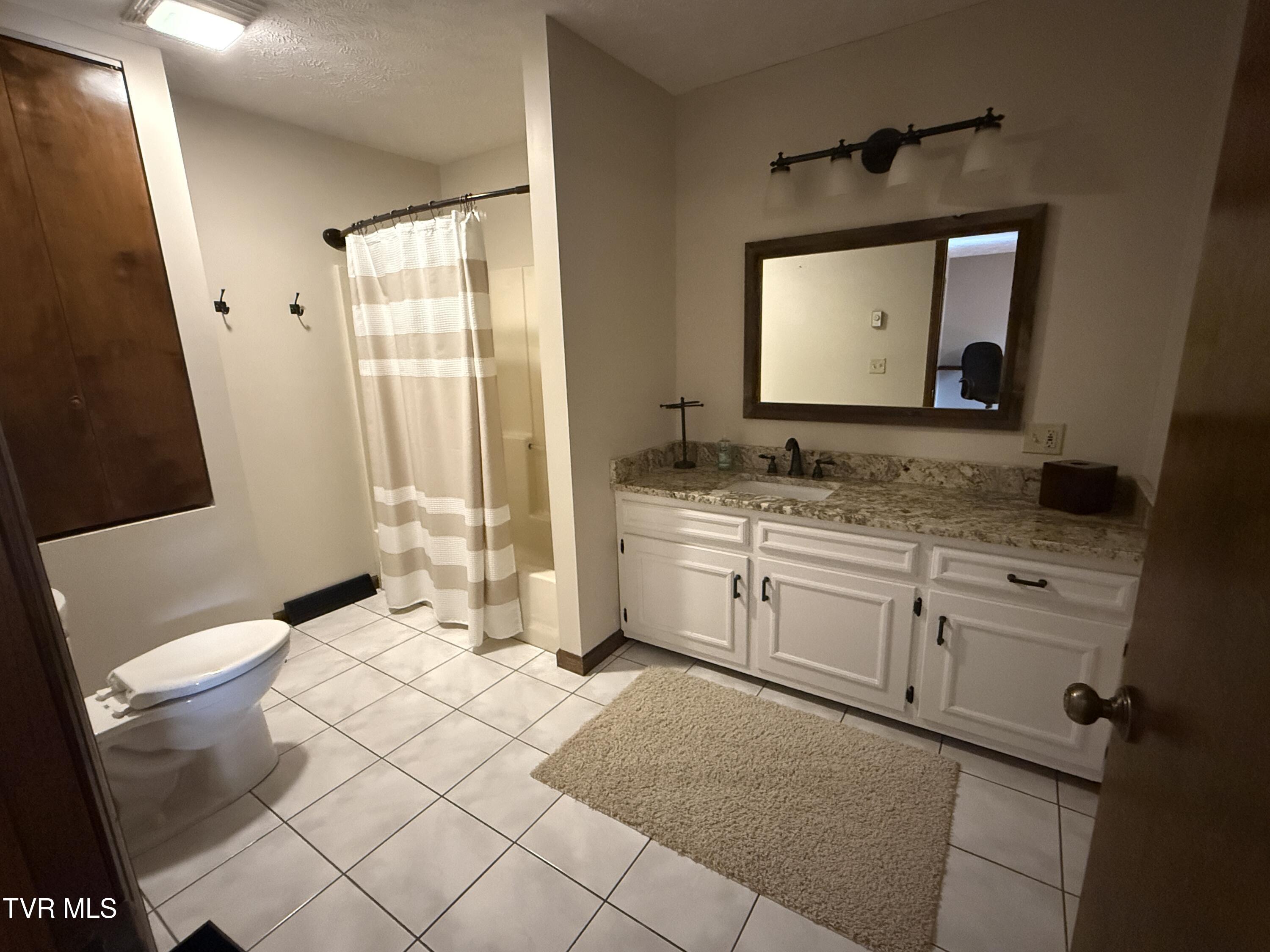 Elizabethton, Tennessee, 37643, United States, 5 Bedrooms Bedrooms, ,6 BathroomsBathrooms,Residential,Active,2019182